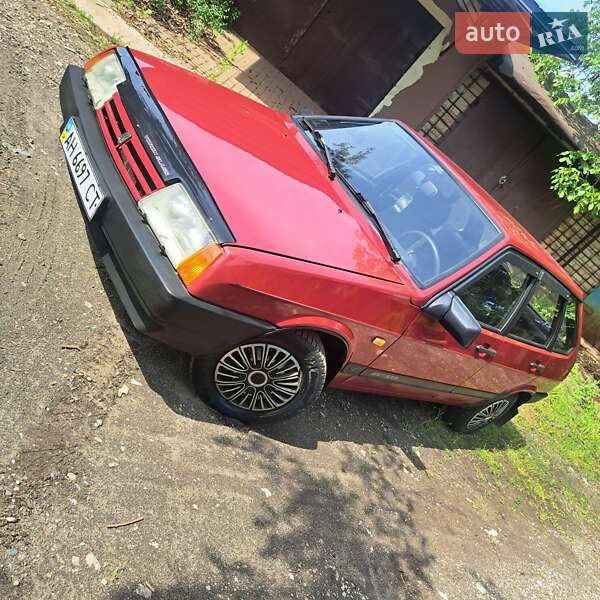 Хэтчбек ВАЗ / Lada 2109 1996 в Кривом Роге