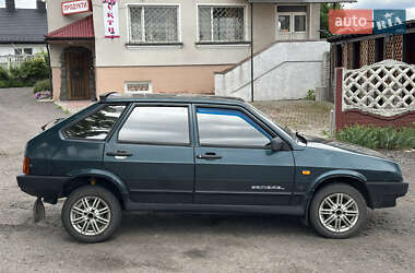 Хэтчбек ВАЗ 2109 2004 в 