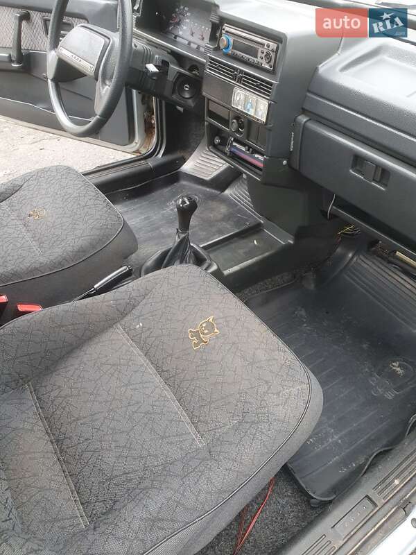 Хэтчбек ВАЗ / Lada 2109 2004 в Хмельницком