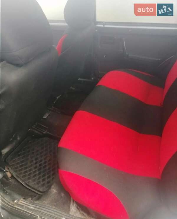 Хэтчбек ВАЗ / Lada 2109 2002 в Ямполе фото 4 Хэтчбек ВАЗ / Lada 2109 2002 в Ямполе