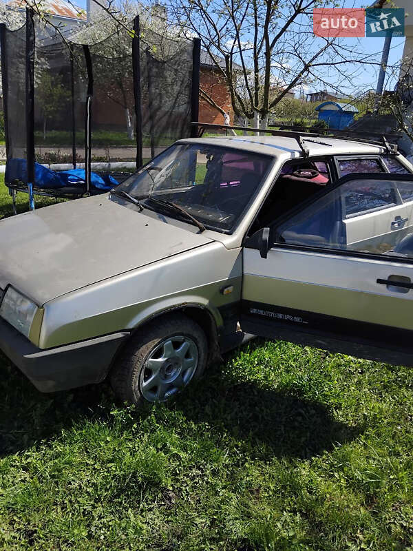 Хэтчбек ВАЗ / Lada 2109 1999 в Львове