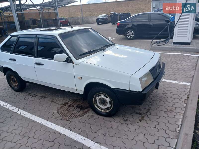 Хэтчбек ВАЗ / Lada 2109 1993 в Киеве
