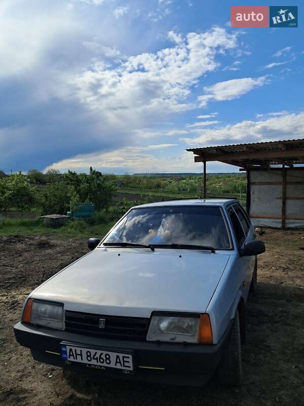 Хэтчбек ВАЗ / Lada 2109 2004 в Черновцах