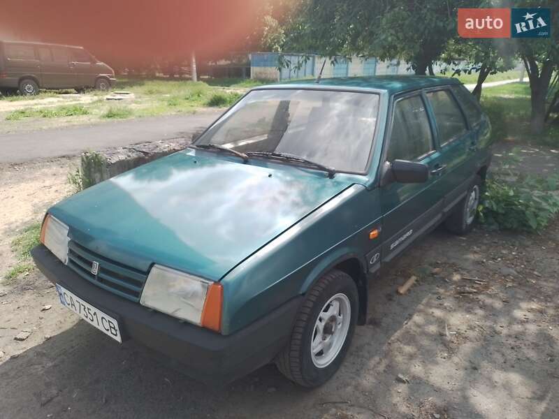 Хэтчбек ВАЗ 2109 1997 в 