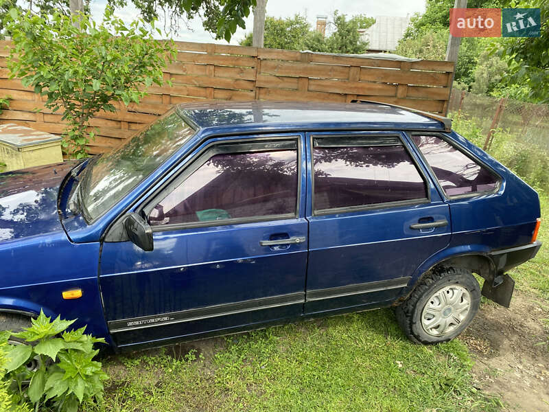 Хэтчбек ВАЗ / Lada 2109 2005 в Черкассах