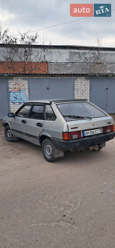 Хэтчбек ВАЗ / Lada 2109 2000 в Житомире
