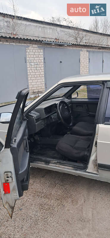 Хэтчбек ВАЗ / Lada 2109 2000 в Житомире