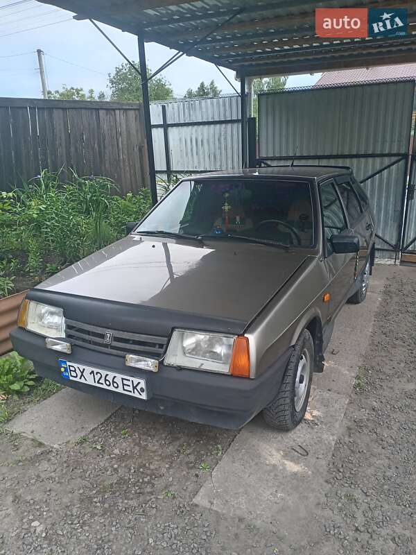 Хэтчбек ВАЗ 2109 2002 в 
