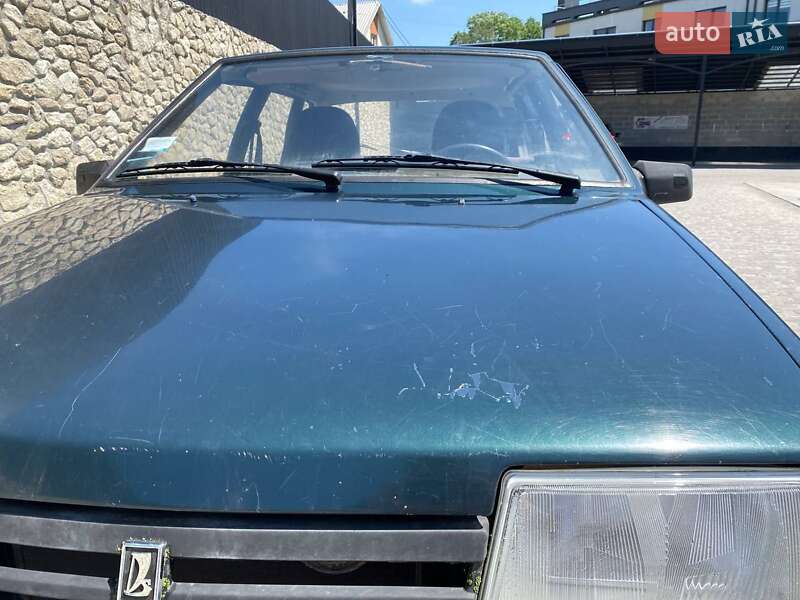 Хэтчбек ВАЗ / Lada 2109 2002 в Тернополе