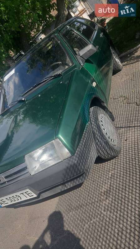 Хэтчбек ВАЗ / Lada 2109 2004 в Днепре