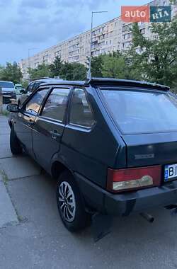 Хэтчбек ВАЗ 2109 2004 в 