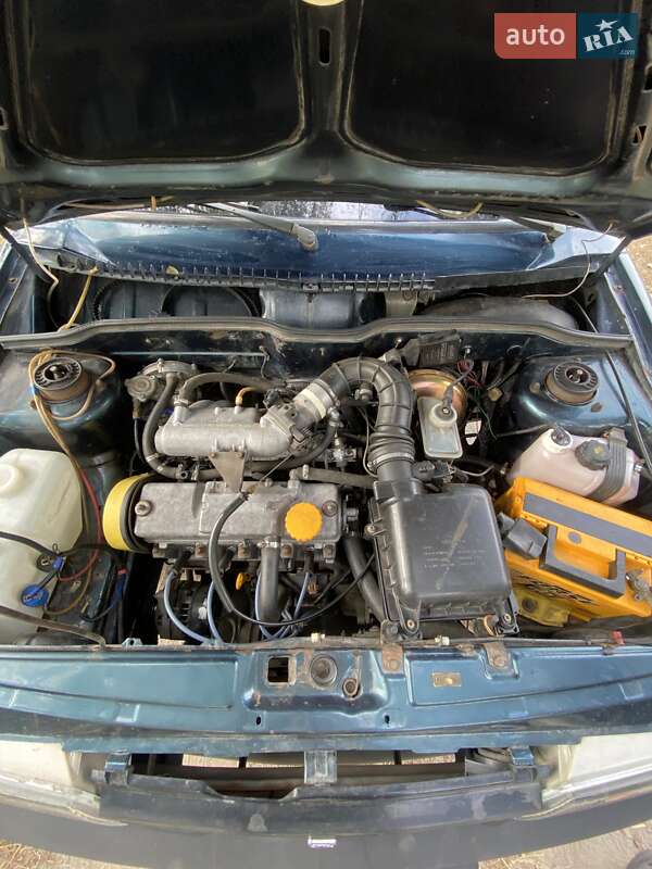Хэтчбек ВАЗ / Lada 2109 2004 в Киеве