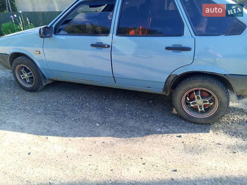 Хэтчбек ВАЗ 2109 1990 в 