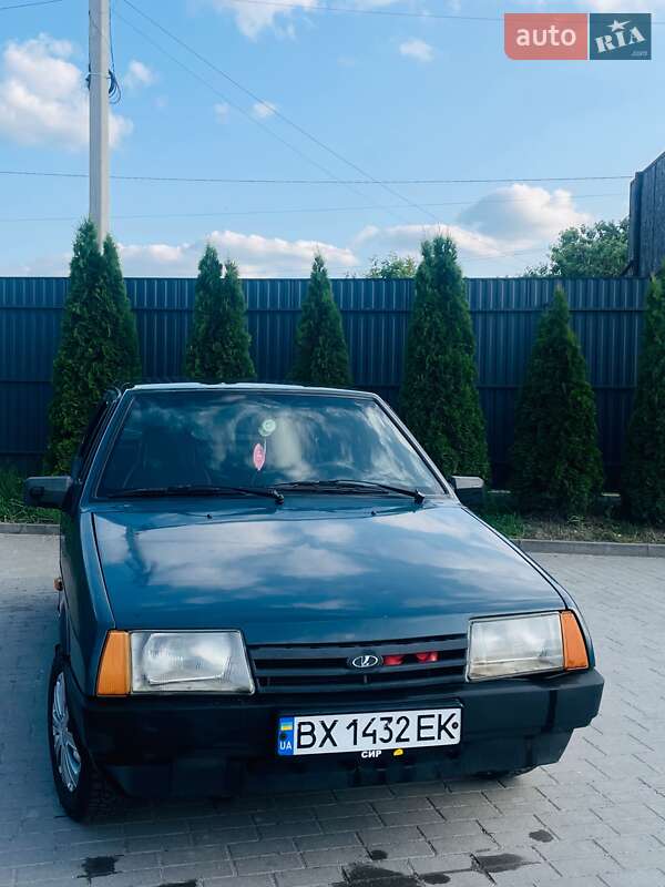 Хетчбек ВАЗ / Lada 2109 2000 в Городку