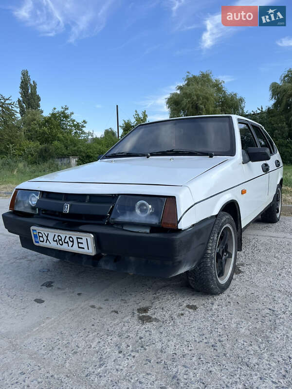 Хэтчбек ВАЗ 2109 1988 в 