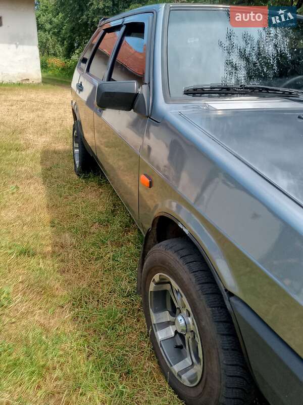 Хэтчбек ВАЗ / Lada 2109 2005 в Львове