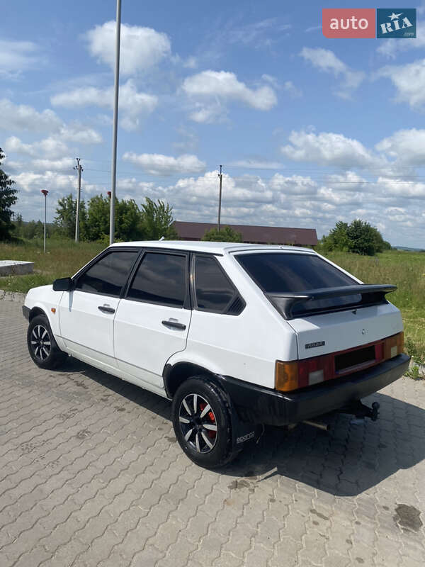 Хэтчбек ВАЗ 2109 1988 в 