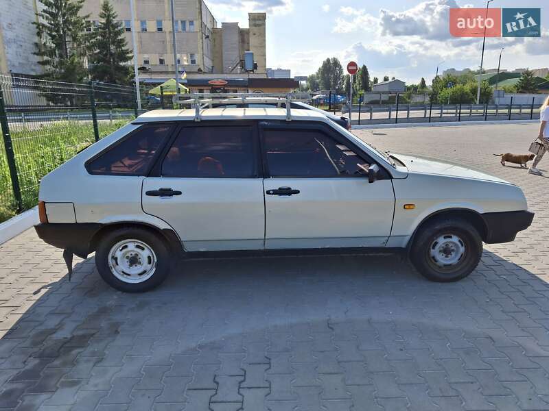 Хэтчбек ВАЗ / Lada 2109 2003 в Киеве