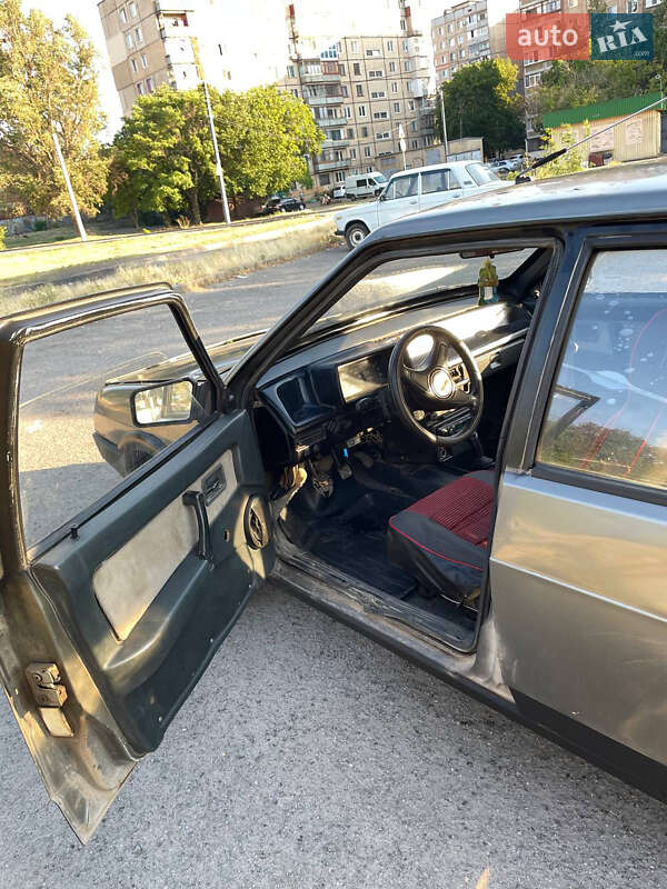 Хэтчбек ВАЗ / Lada 2109 1990 в Кривом Роге