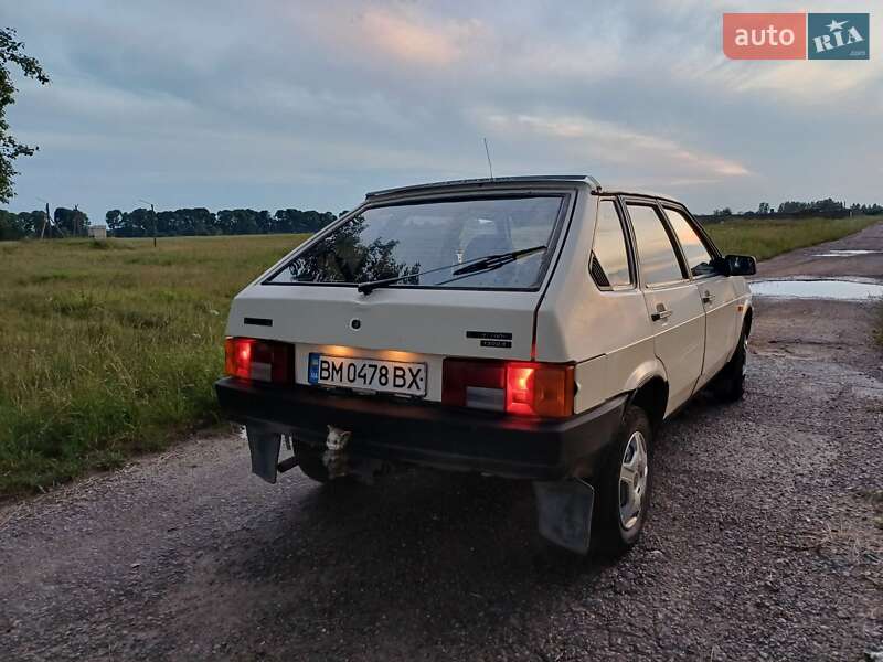 Хэтчбек ВАЗ / Lada 2109 1989 в Шостке