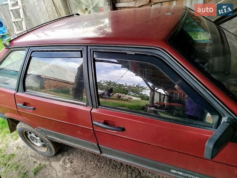 Хэтчбек ВАЗ / Lada 2109 1992 в Вараше