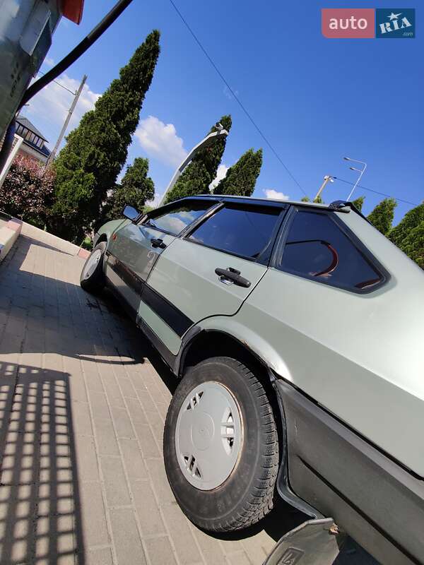 Хэтчбек ВАЗ / Lada 2109 2002 в Виннице