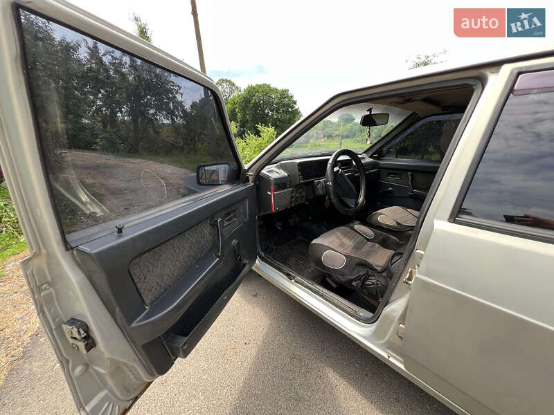 Хэтчбек ВАЗ / Lada 2109 2005 в Хмельницком
