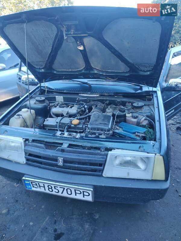 Хэтчбек ВАЗ / Lada 2109 2004 в Одессе