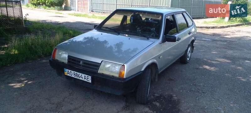 Хетчбек ВАЗ / Lada 2109 2003 в Ужгороді