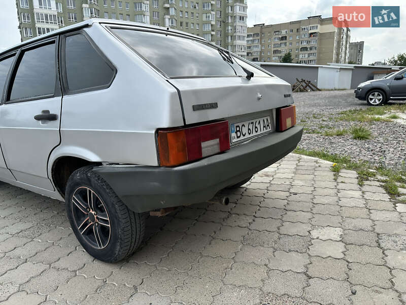 Хэтчбек ВАЗ / Lada 2109 2002 в Львове