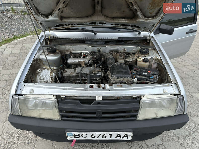 Хэтчбек ВАЗ / Lada 2109 2002 в Львове