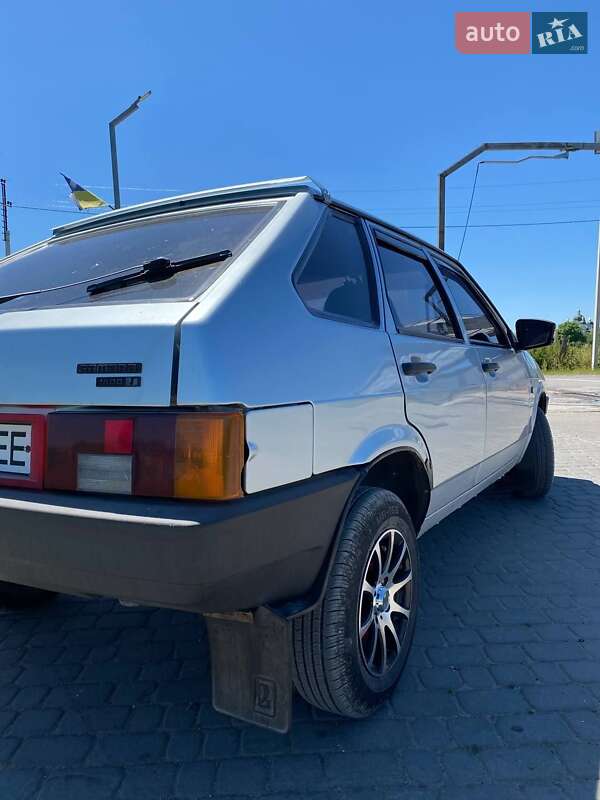 Хэтчбек ВАЗ / Lada 2109 2001 в Рудки