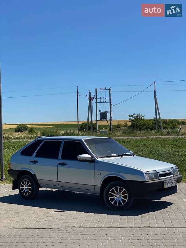 Хэтчбек ВАЗ / Lada 2109 2001 в Рудки