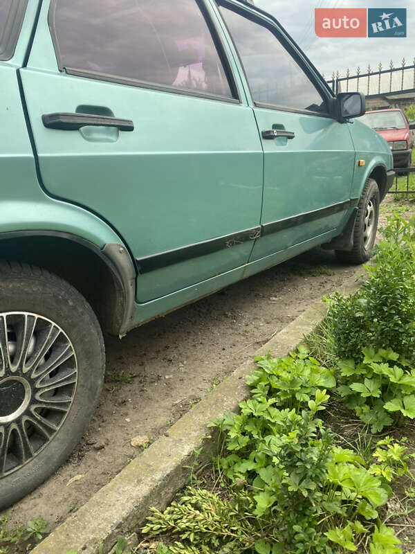 Хэтчбек ВАЗ / Lada 2109 1996 в Хмельницком