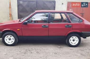 Хэтчбек ВАЗ 2109 1990 в 
