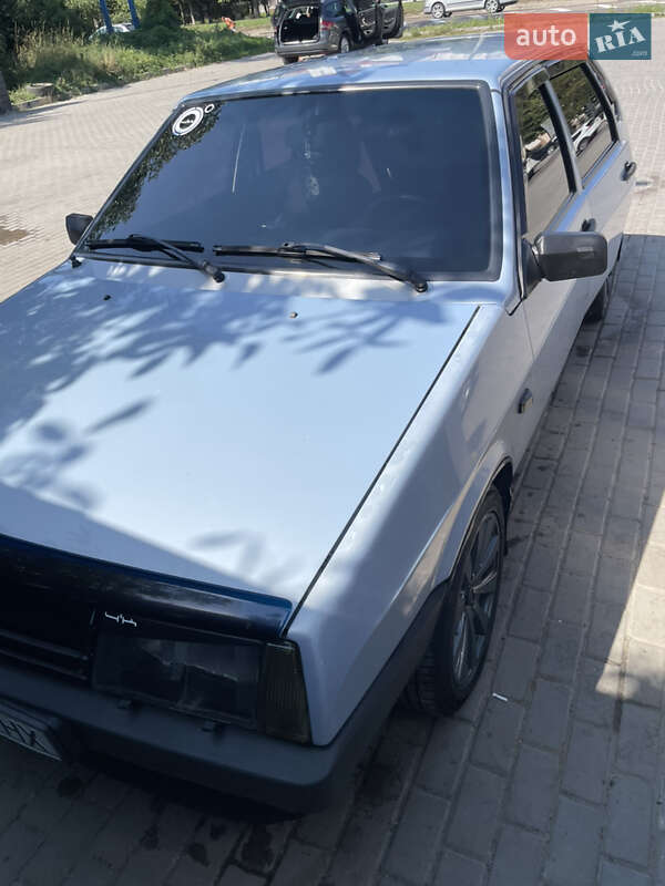 Хетчбек ВАЗ / Lada 2109 2005 в Івано-Франківську