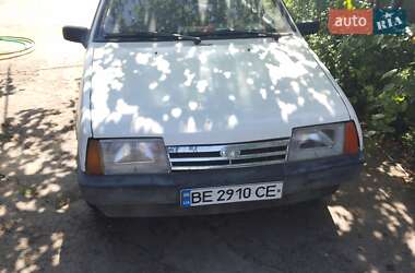 Хэтчбек ВАЗ 2109 2000 в 