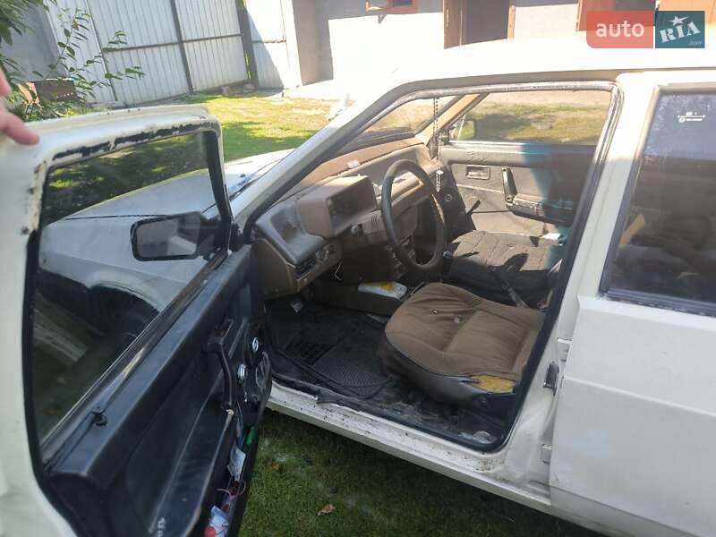 Хэтчбек ВАЗ / Lada 2109 1988 в Львове