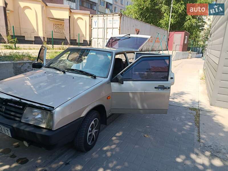 Хэтчбек ВАЗ / Lada 2109 2006 в Запорожье фото 6 Хэтчбек ВАЗ / Lada 2109 2006 в Запорожье