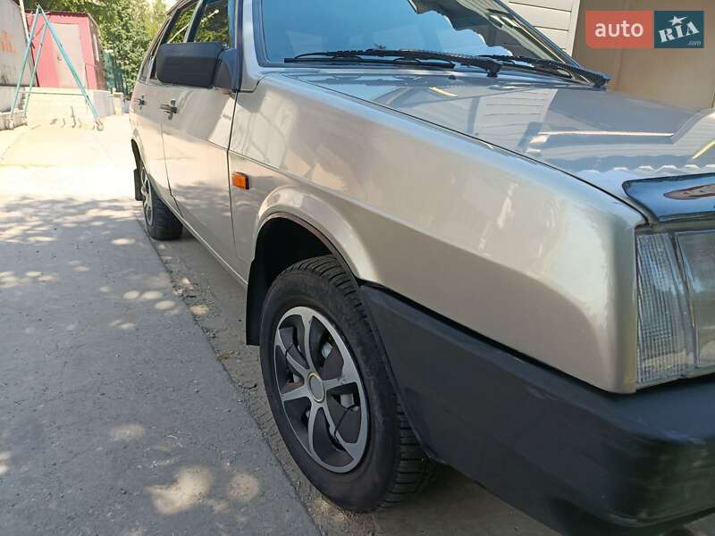 Хэтчбек ВАЗ / Lada 2109 2006 в Запорожье фото 15 Хэтчбек ВАЗ / Lada 2109 2006 в Запорожье