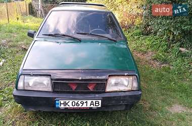 Хэтчбек ВАЗ 2109 1993 в Остроге