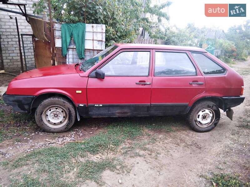 Хэтчбек ВАЗ / Lada 2109 1997 в Южноукраинске фото 3 Хэтчбек ВАЗ / Lada 2109 1997 в Южноукраинске