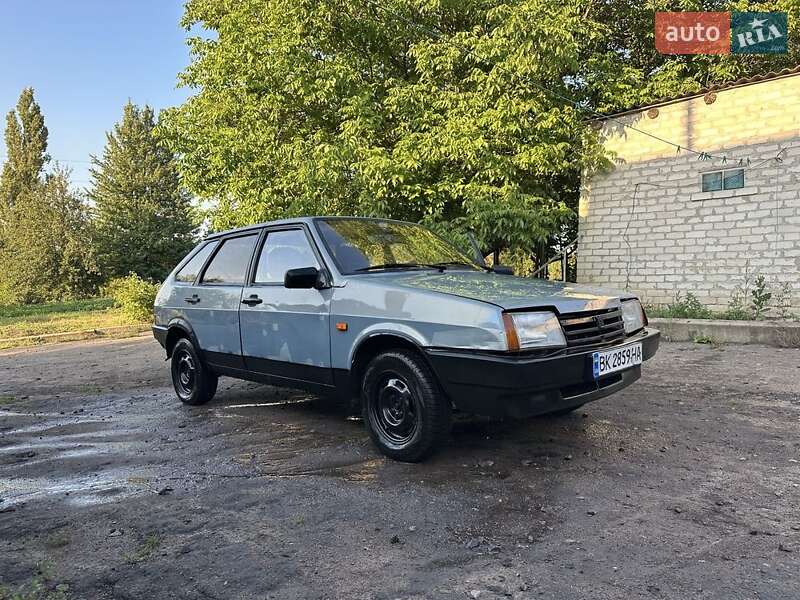 Хэтчбек ВАЗ / Lada 2109 2002 в Великом Бурлуке