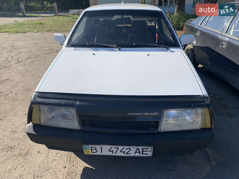 Хэтчбек ВАЗ 2109 1988 в 