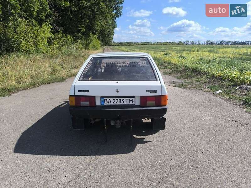 Хэтчбек ВАЗ 2109 1990 в 