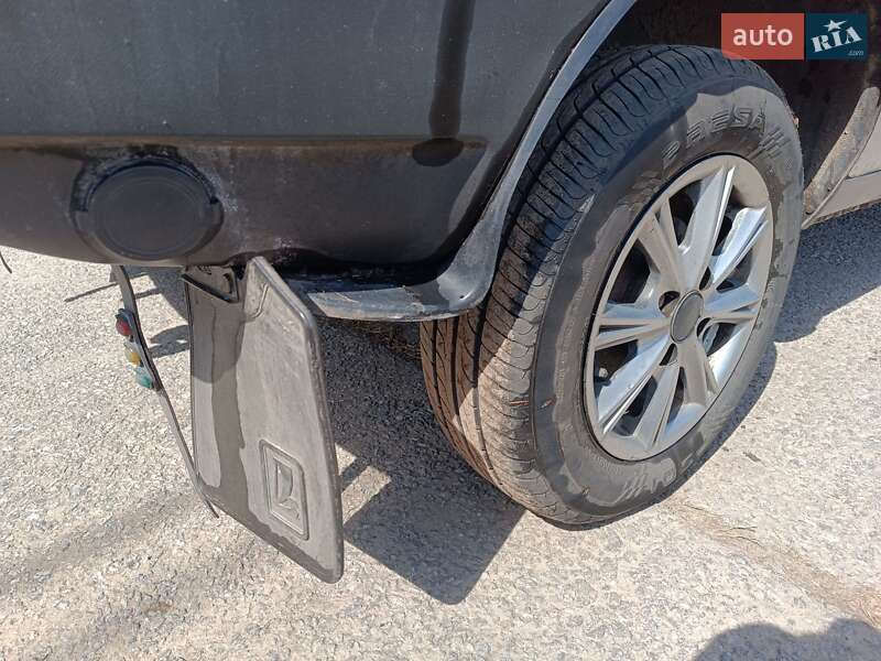 Хэтчбек ВАЗ / Lada 2109 2003 в Украинке