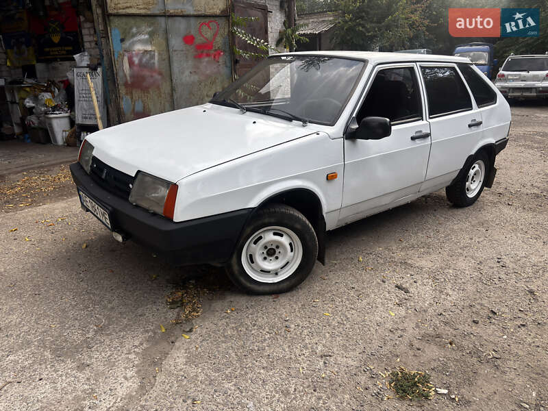 Хэтчбек ВАЗ / Lada 2109 1993 в Павлограде фото 3 Хэтчбек ВАЗ / Lada 2109 1993 в Павлограде
