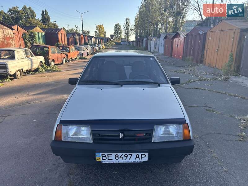 Хэтчбек ВАЗ / Lada 2109 2009 в Киеве