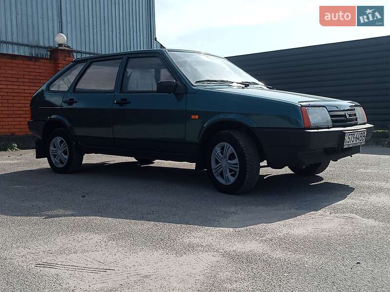Хэтчбек ВАЗ / Lada 2109 2002 в Житомире
