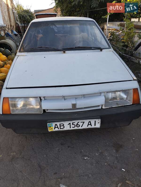 Хэтчбек ВАЗ 2109 1993 в 